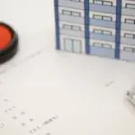 印鑑と朱肉の写真