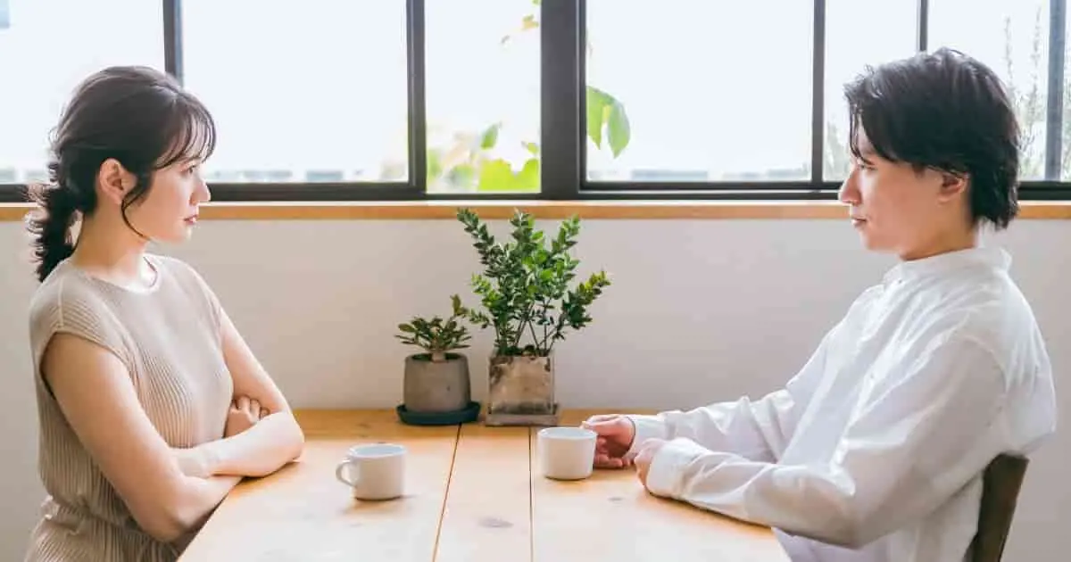 任意売却について夫婦で話し合う