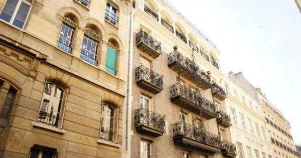 パリのアパート街