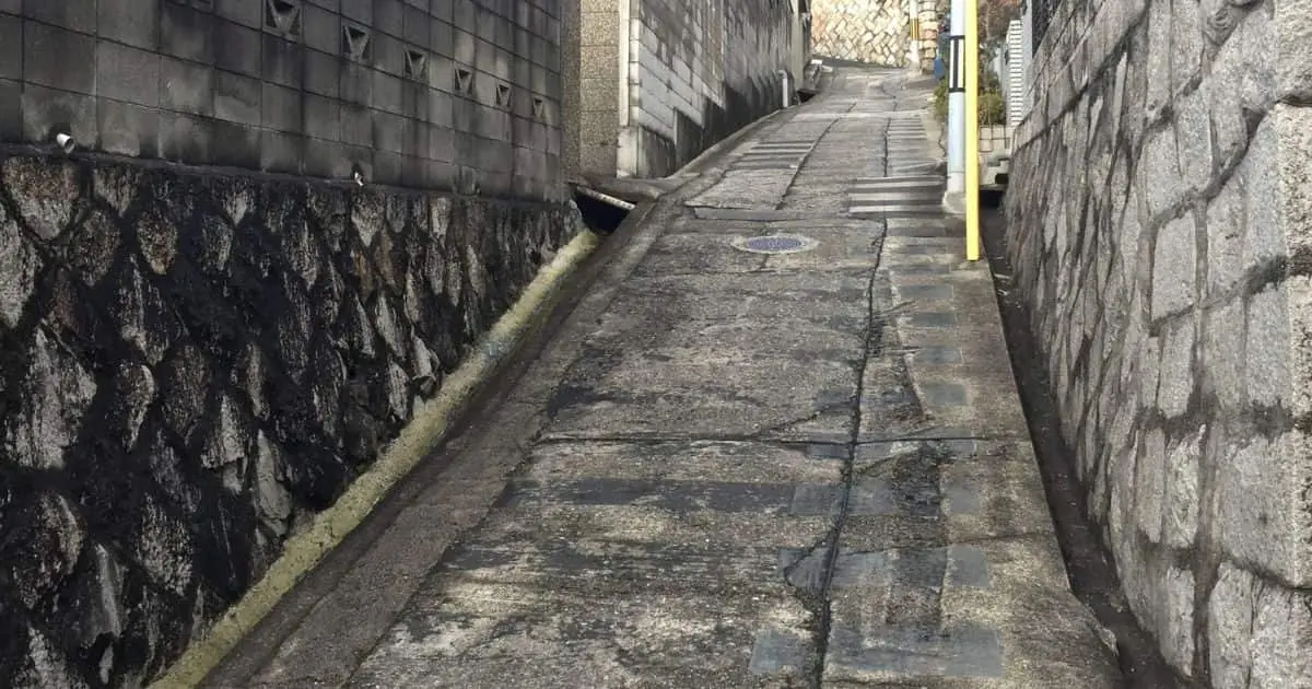 高低差のある土地の評価は低い？相続税評価額の計算方法や売却戦略