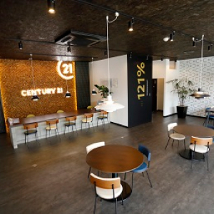 シックな店内でお待ちしております♪