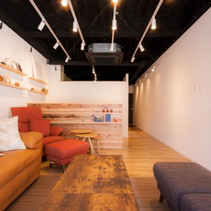 設置してある家具は、皆さんご存知の量販店で購入したもの。高い家具でなくても十分に室内空間は作り上げれます。