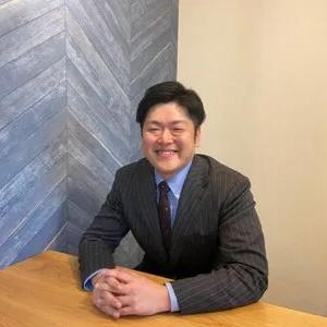 白井 謙太朗 不動産売買のプロとして、皆様にわかりやすく、丁寧にご説明、ご相談に乗らせていただきます。