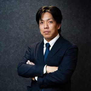 登坂 淳平 役職：グループマネージャー お客様のライフスタイルや価値観に深く寄り添い、真に上質で、快適な住まい、そして未来を託せる「揺るぎない資産」となる不動産との出会いをお約束いたします。