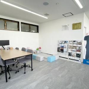 明るい店内でお待ちしております！