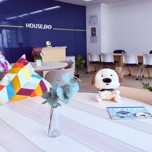 明るい店内でお待ちしております！