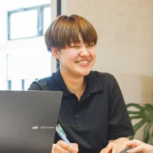 マーケティング・営業部 髙橋 亜歩