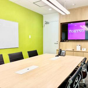 明るい店内でお待ちしております♪