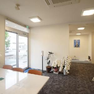 明るい店内でお待ちしております♪