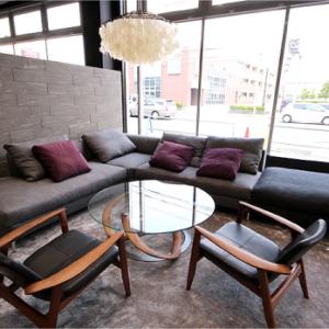 シックな店内でお待ちしております。