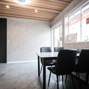 陽の入る明るい店内でお待ちしております。