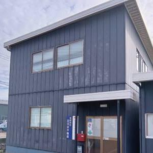 グレーの壁が目印です！
