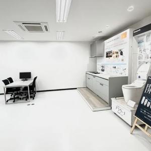 白をテーマカラーにした明るい店内でお待ちしております♪